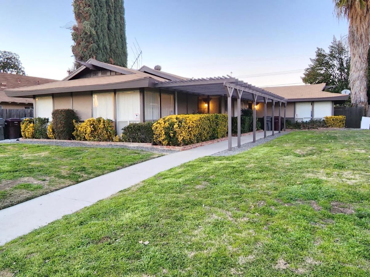 Centrally Located, 4X Queen, 300 Mbps Internet With Backyard! Hemet Εξωτερικό φωτογραφία