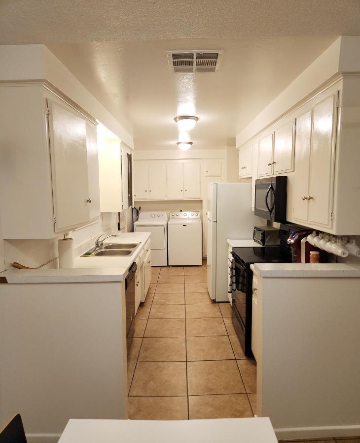 Centrally Located, 4X Queen, 300 Mbps Internet With Backyard! Hemet Εξωτερικό φωτογραφία
